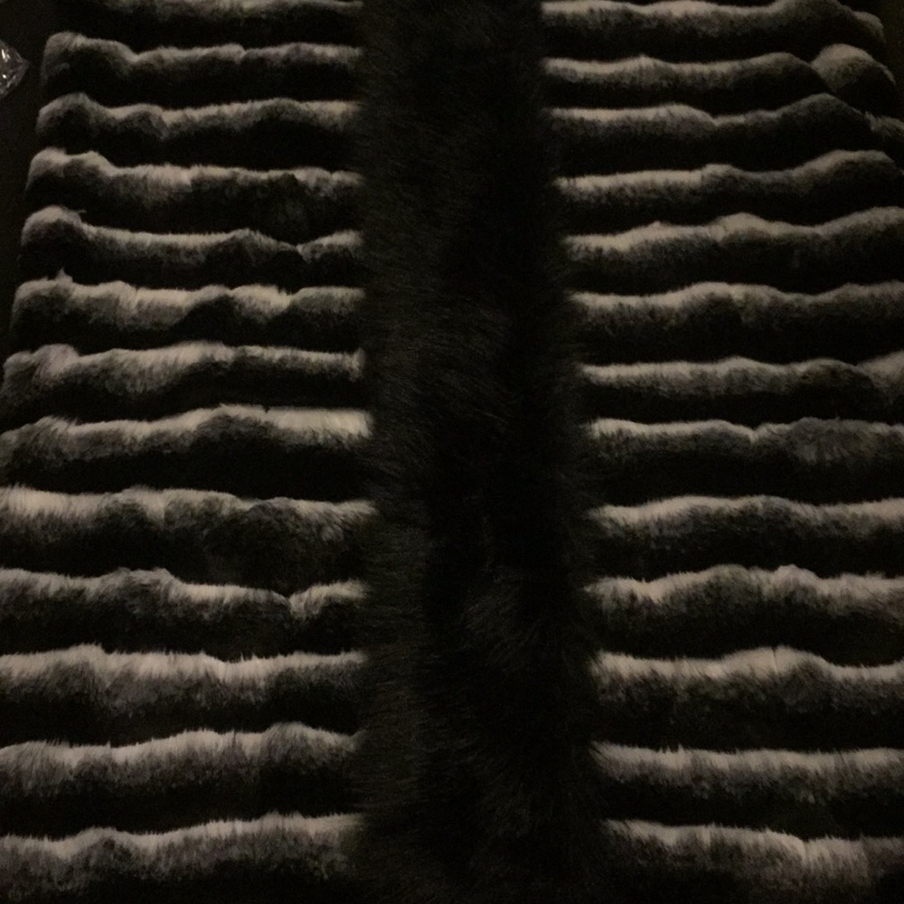 J CREW FAUX FUR SCARF STOLE (NWT) - Picture 7 of 8